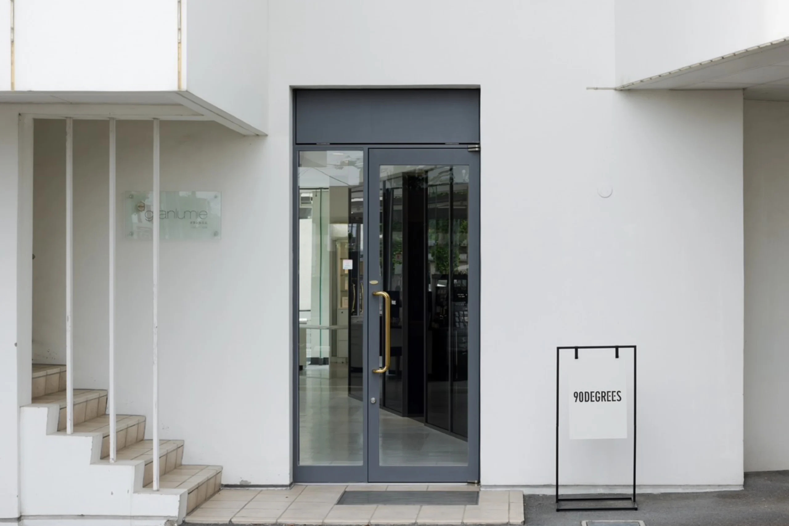 美容室90DEGREESの外観イメージ